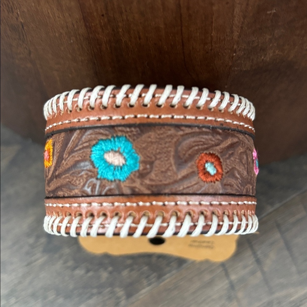 Justin Genuine Leather Cuff,tooled,floral embroidered,stitched edge,Western